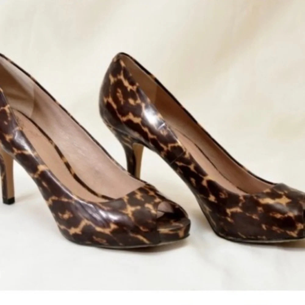 Vince Camuto Leopard  print heels